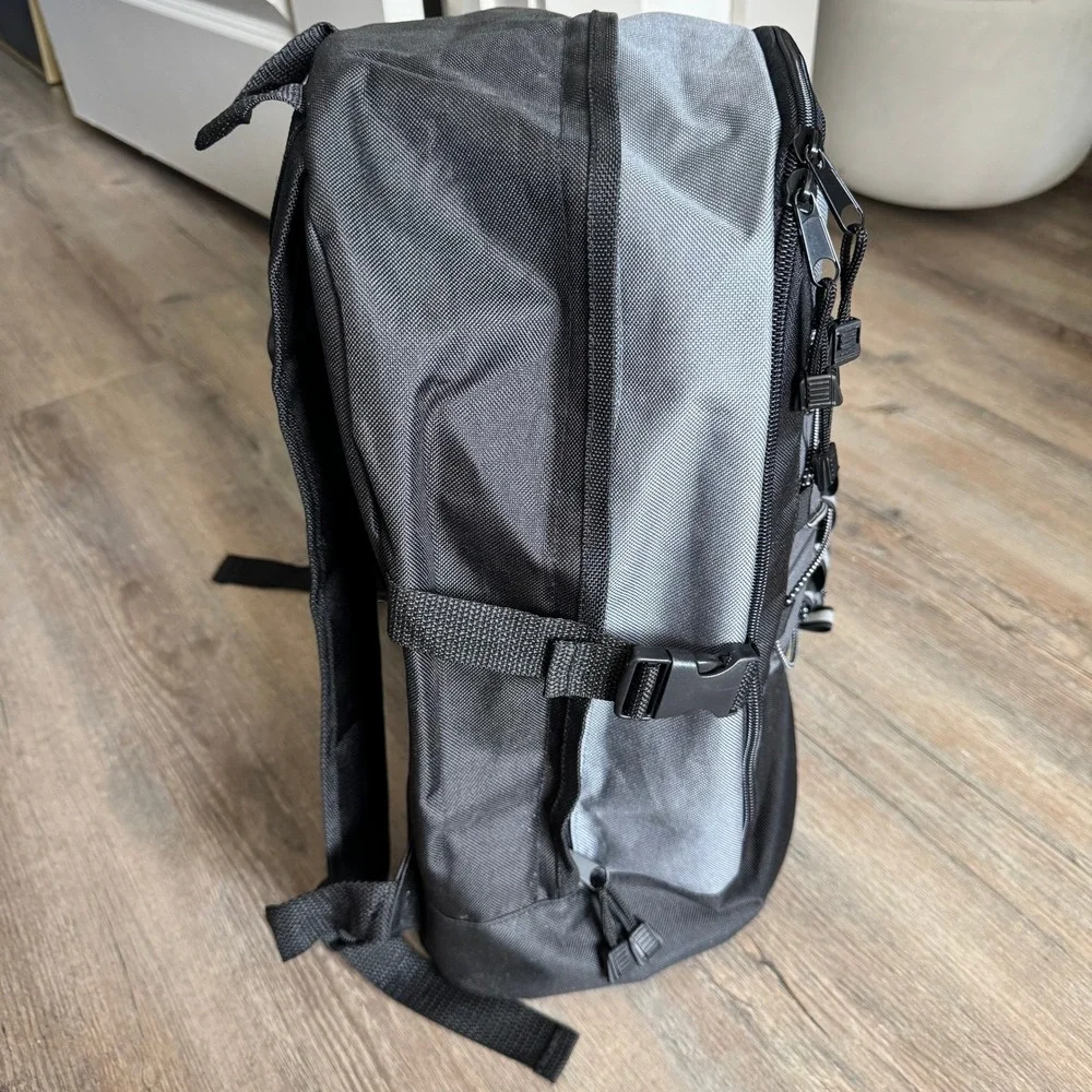 Coors Light 3 Zip Pocket Promo Backpack Grey Black‎ Bungee Cord Tailgate Bag